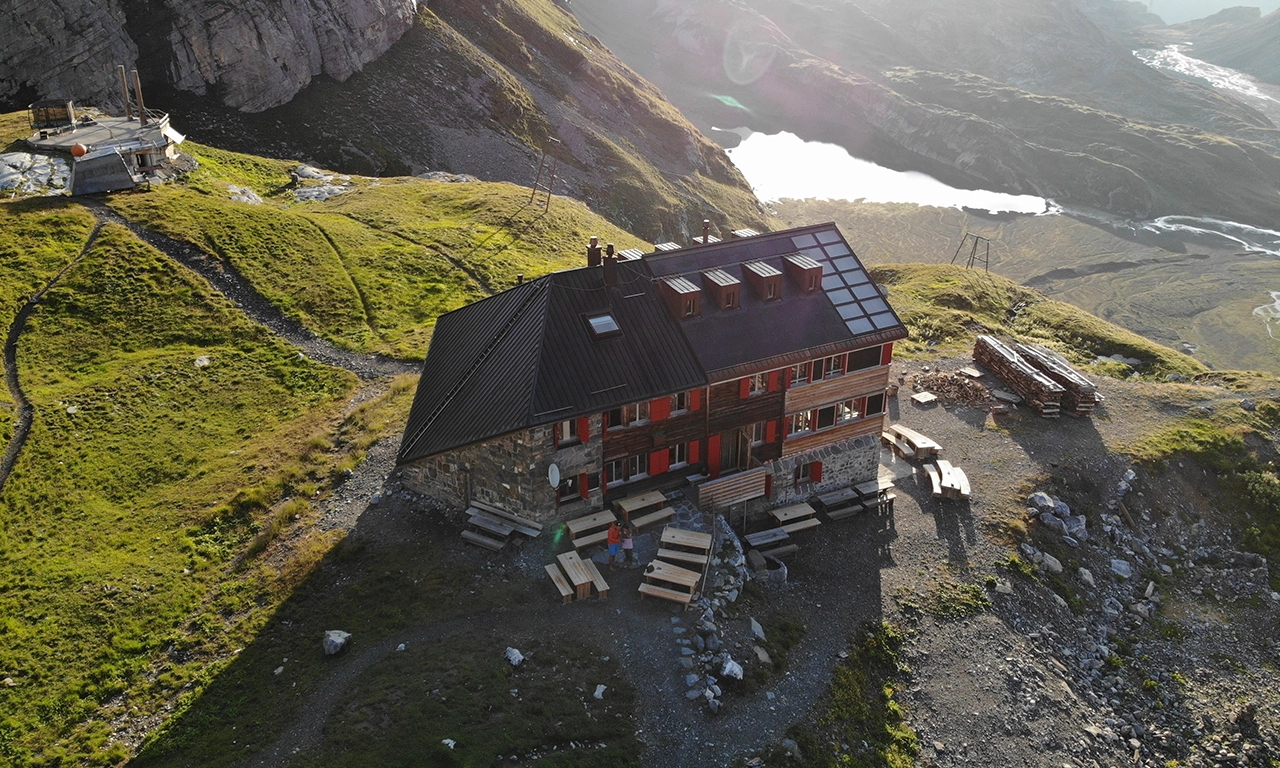 Beosolar Dach, Spenglerei